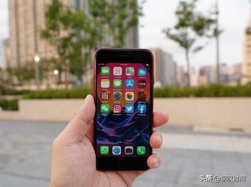 iphonese2使用体验,iphonese2体验感