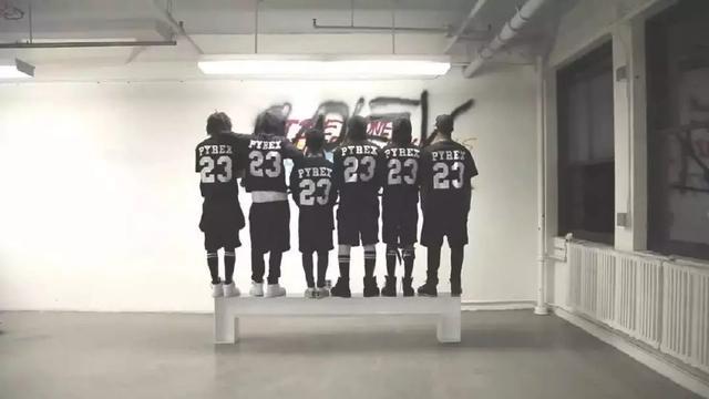 始祖鸟offwhite秀,offwhite主理人始祖鸟