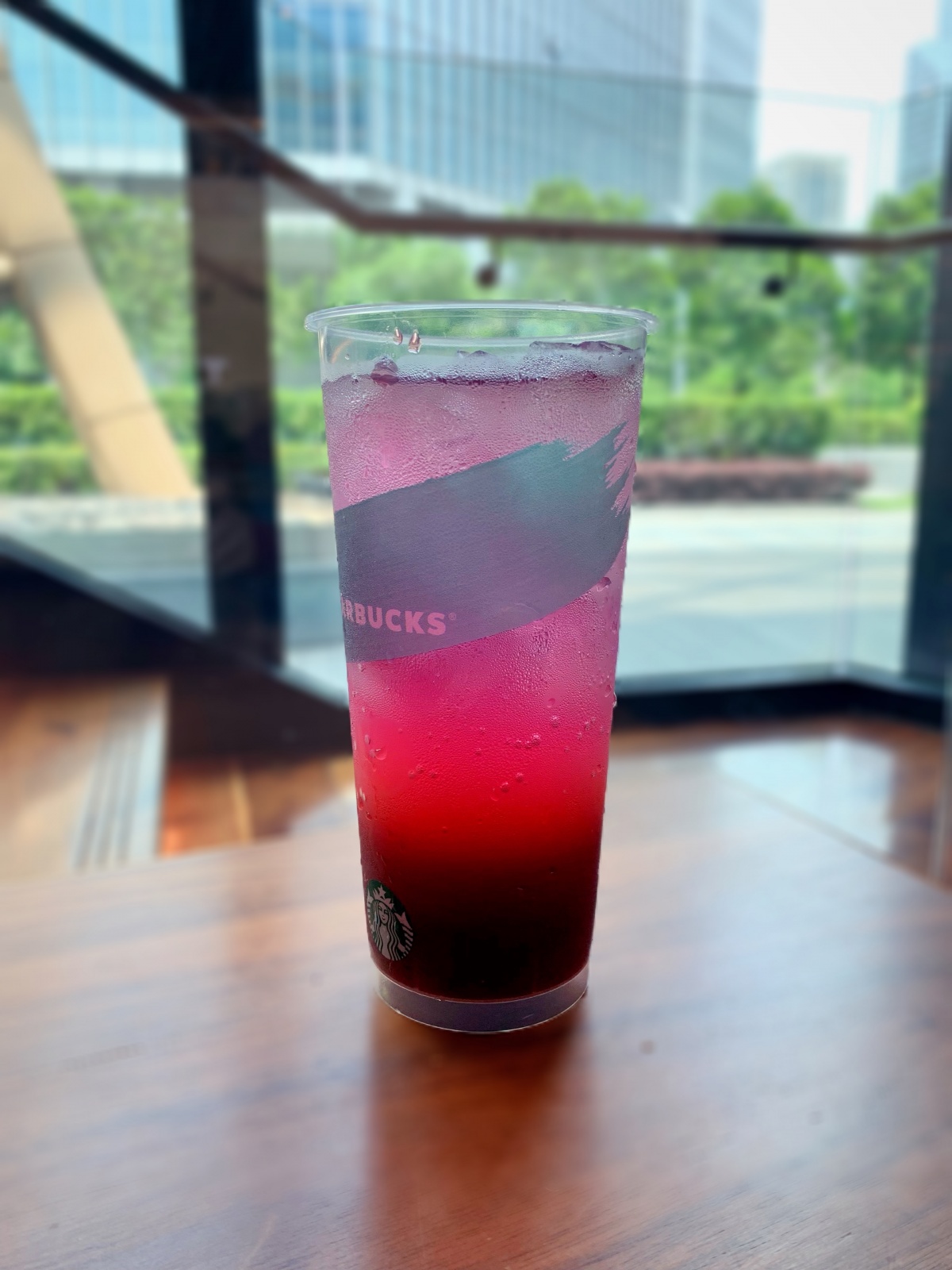 星巴克出了酒精饮料？8款星巴克新品冰调全线测评！