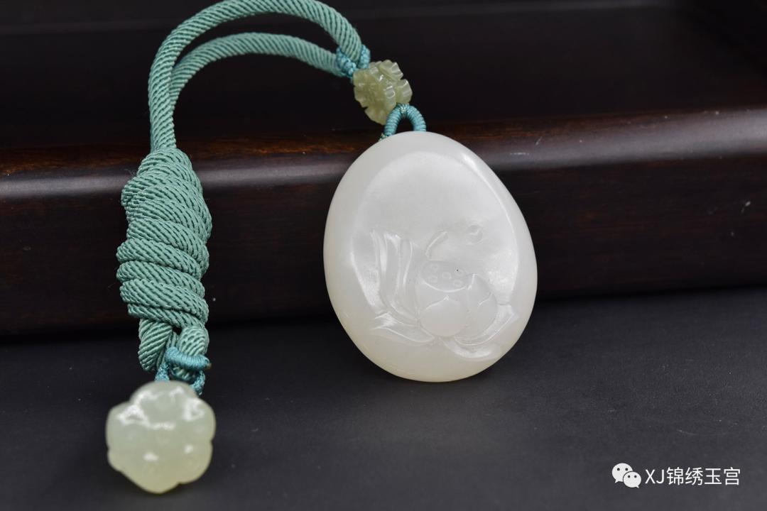 羊脂白玉跟羊脂玉有什么区别,羊脂玉与羊脂白玉有什么区别