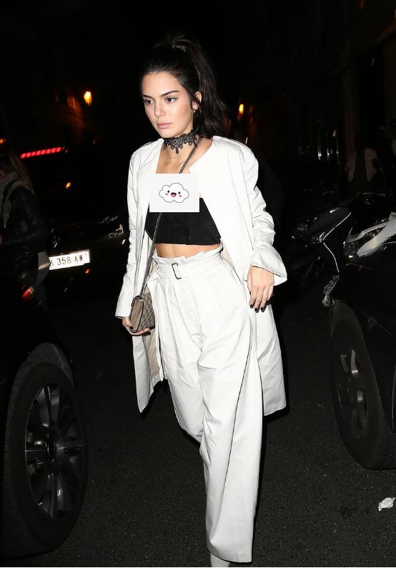 今年流行的纸袋裤怎么穿,新款流行好看显瘦百搭裤