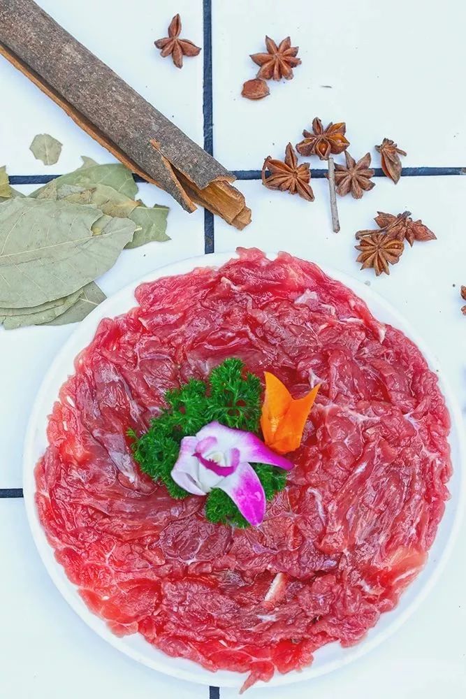 重庆的串串凭着份量实在的资格串味儿在南充开业至今打卡到上瘾!