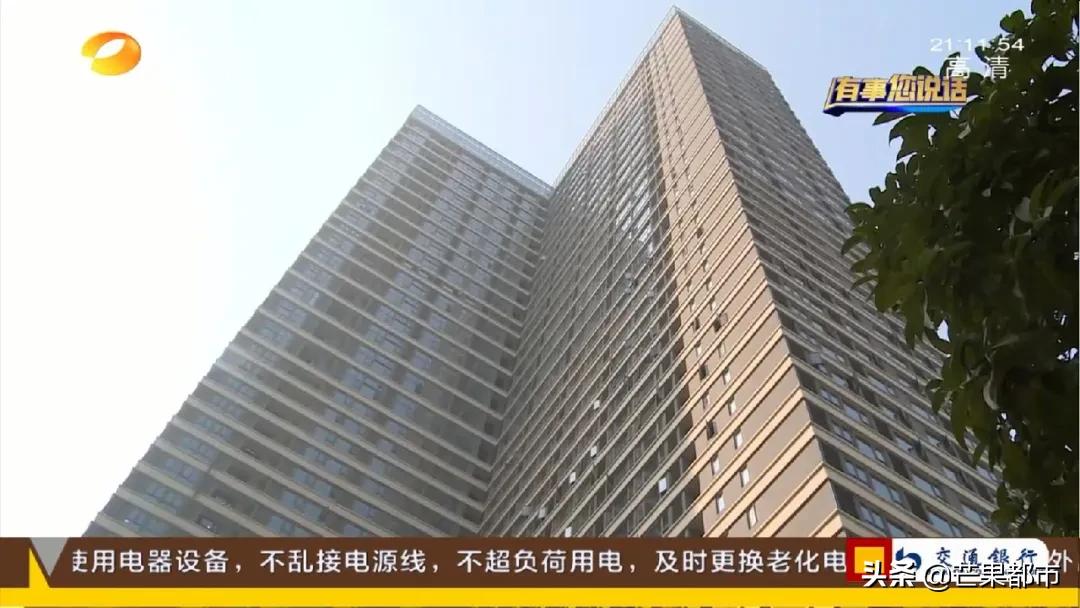 入户大堂像“逃生通道”，9部电梯成6部…长沙卓越浅水湾业主质问公摊哪去了？