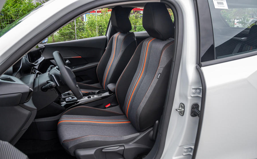 在国外销量很高却在国内惨淡的车,标致车型为什么不温不火