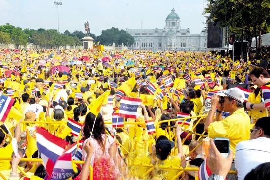 现在在泰国旅游穿什么衣服,泰国穿什么颜色衣服好看