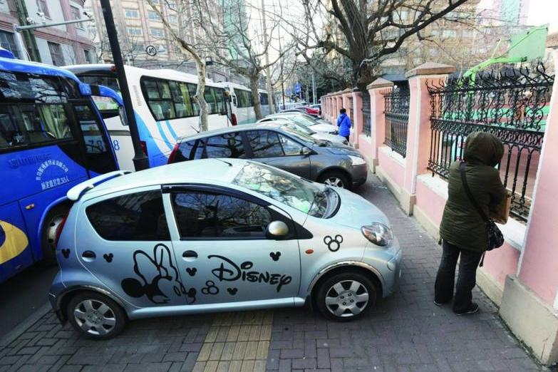 车库被堵不违法又可以警告的方法,别人乱停车堵住我的车怎么办