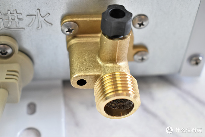 夏天热水器水温不够用,夏天不烫燃气热水器