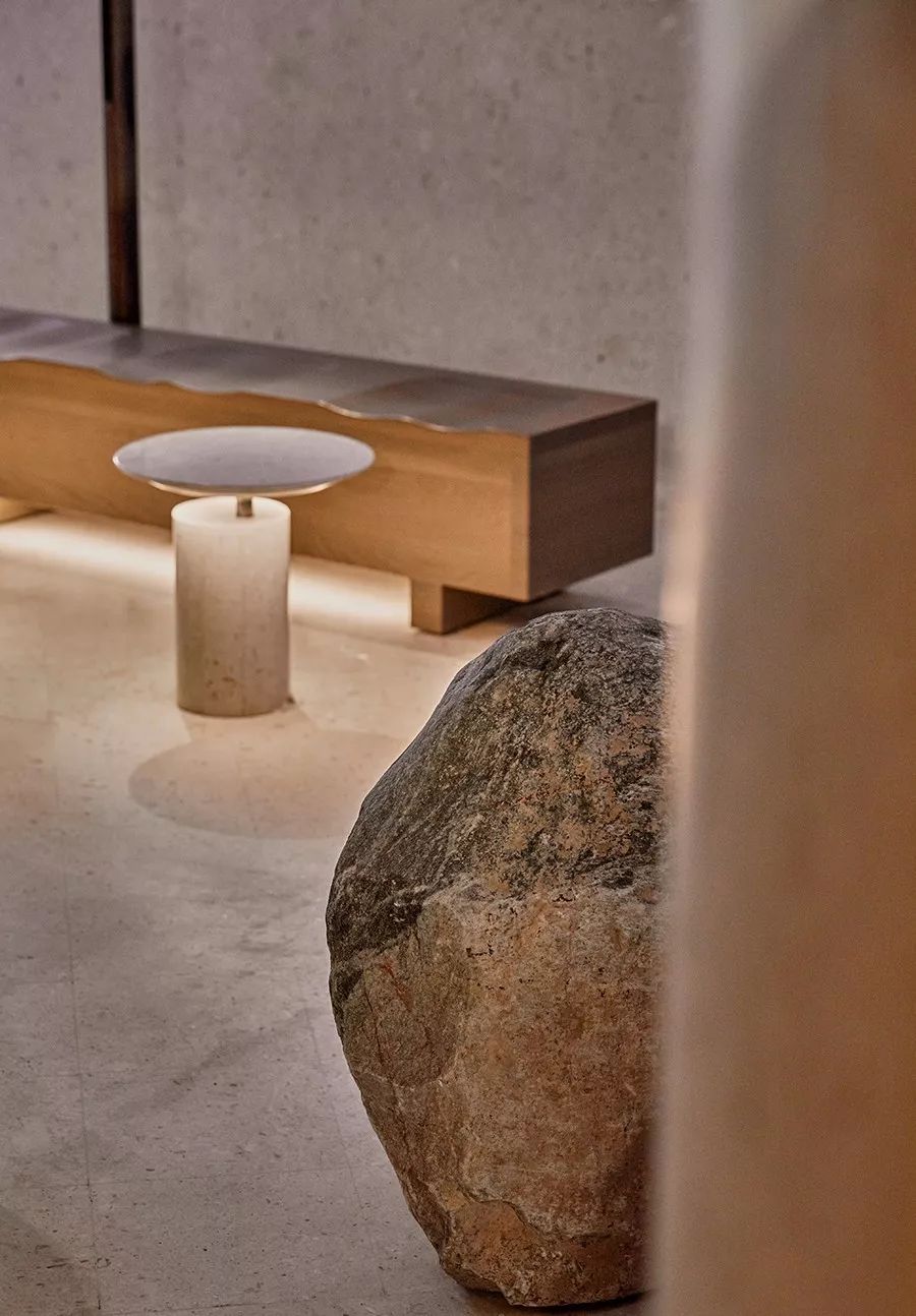 服装人要哭了！年利润4亿、估值90亿的喜茶竟然跨界服装行业？