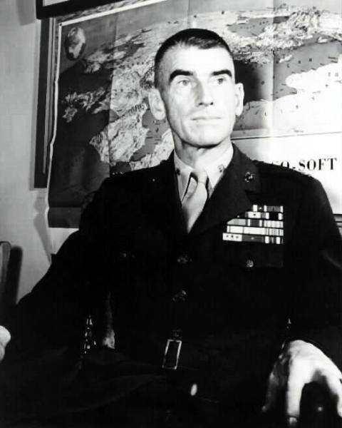 他是首位访问延安的外国军官