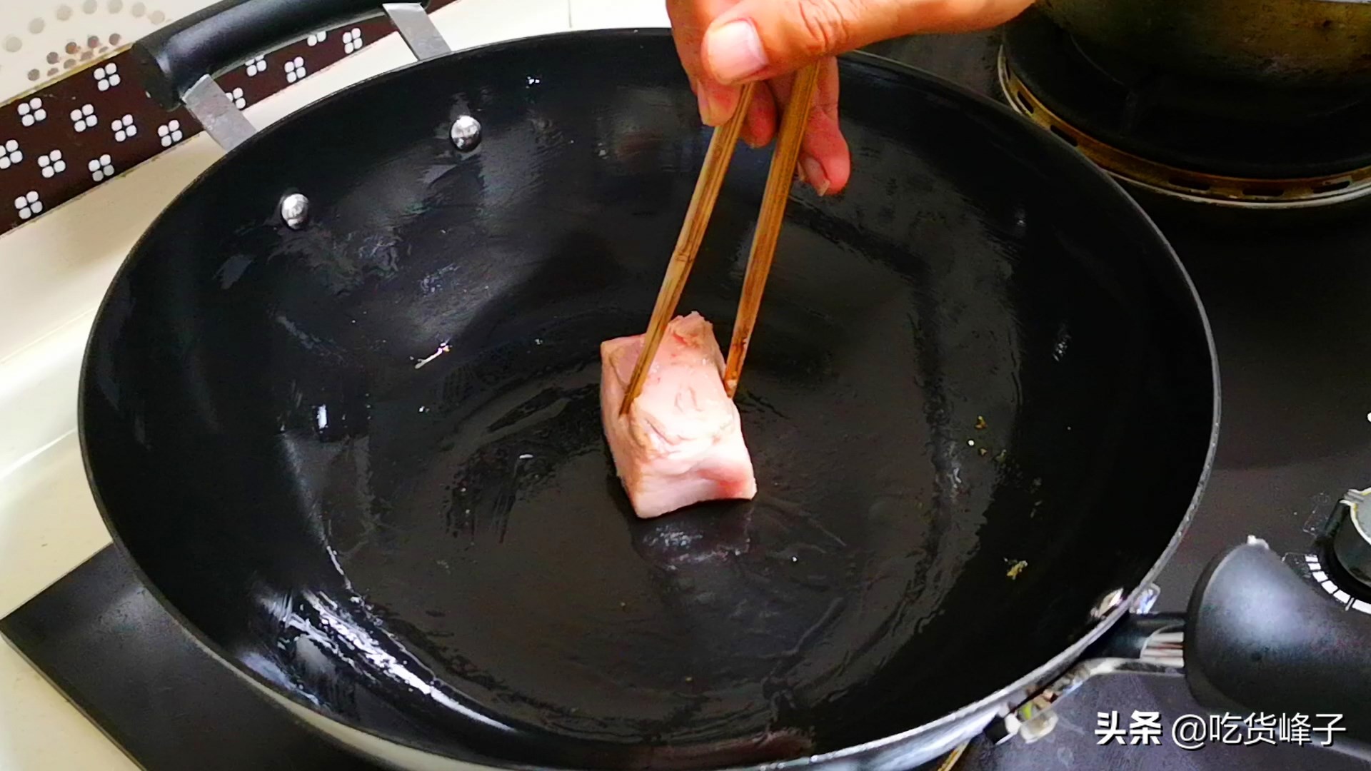 铁锅重新开锅的正确方法不粘锅,铁锅开锅的正确方法不粘锅烧不蓝