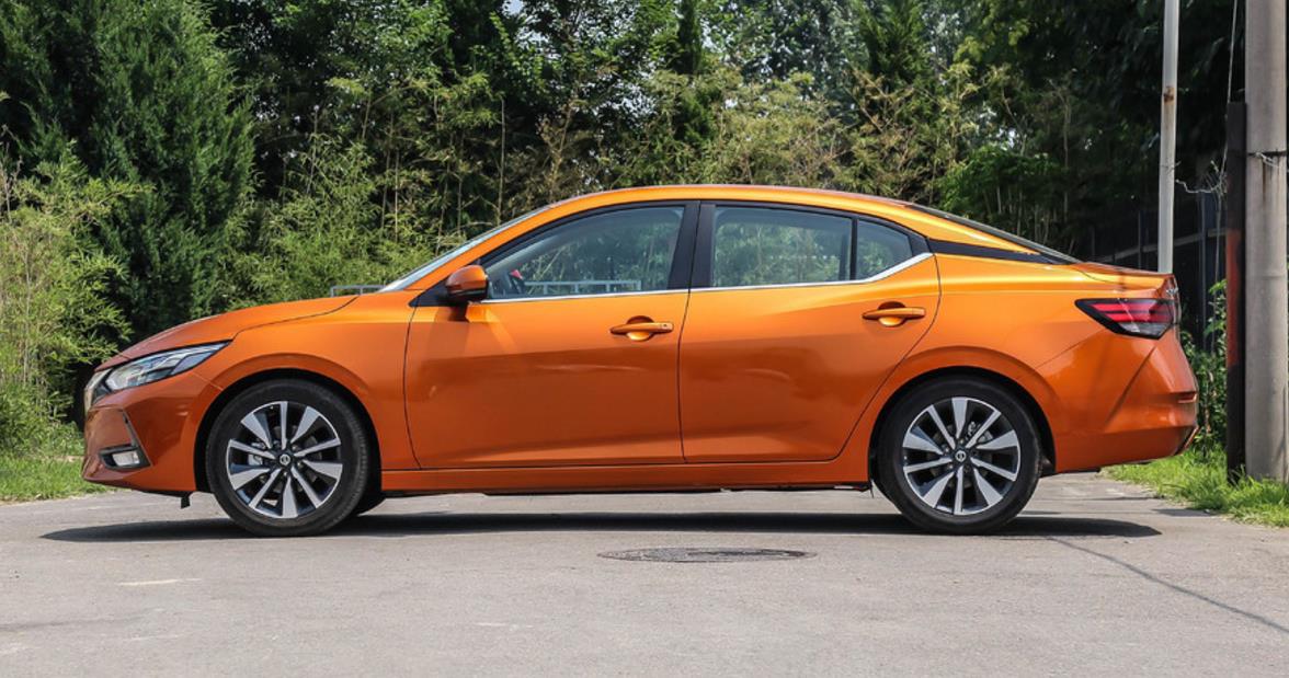 全新轩逸对比新款卡罗拉,2020轩逸和全新卡罗拉