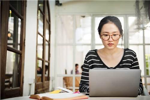 农村孩子考上研究生有出路吗,考上研究生以后好就业吗