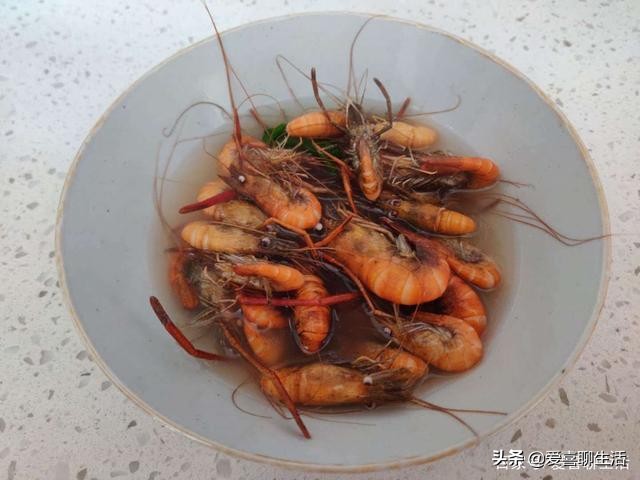 水煮小河虾正宗做法,水煮河虾的正确做法煮多长时间