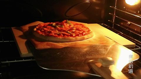 简单易学的披萨饼胚教程,意式超薄披萨饼胚家庭做法