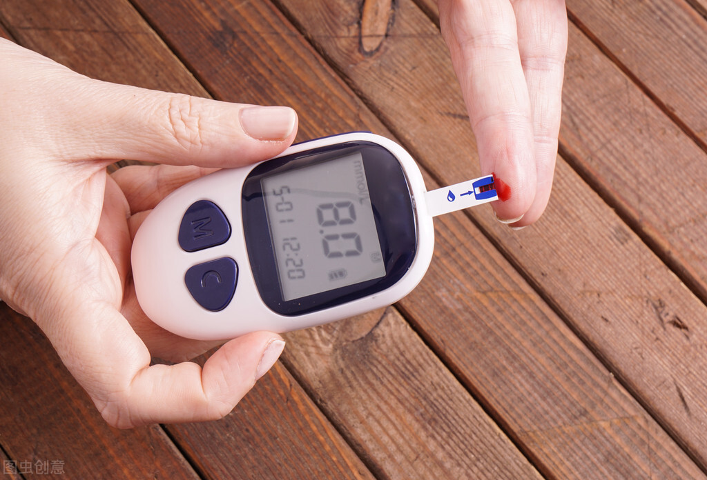 为什么血糖低晕倒会抽搐,为什么血糖低头晕