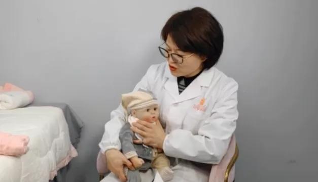 拍嗝时宝宝不配合怎么办,拍嗝宝宝不趴肩膀上怎么办