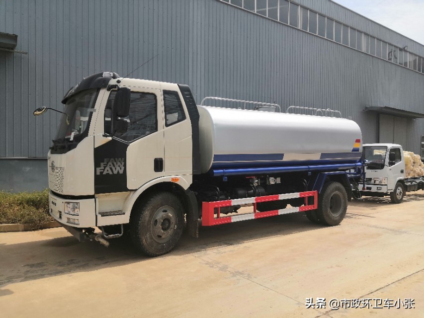 国六5方洒水车市场畅销蓝牌车型,国五20吨洒水车多少钱