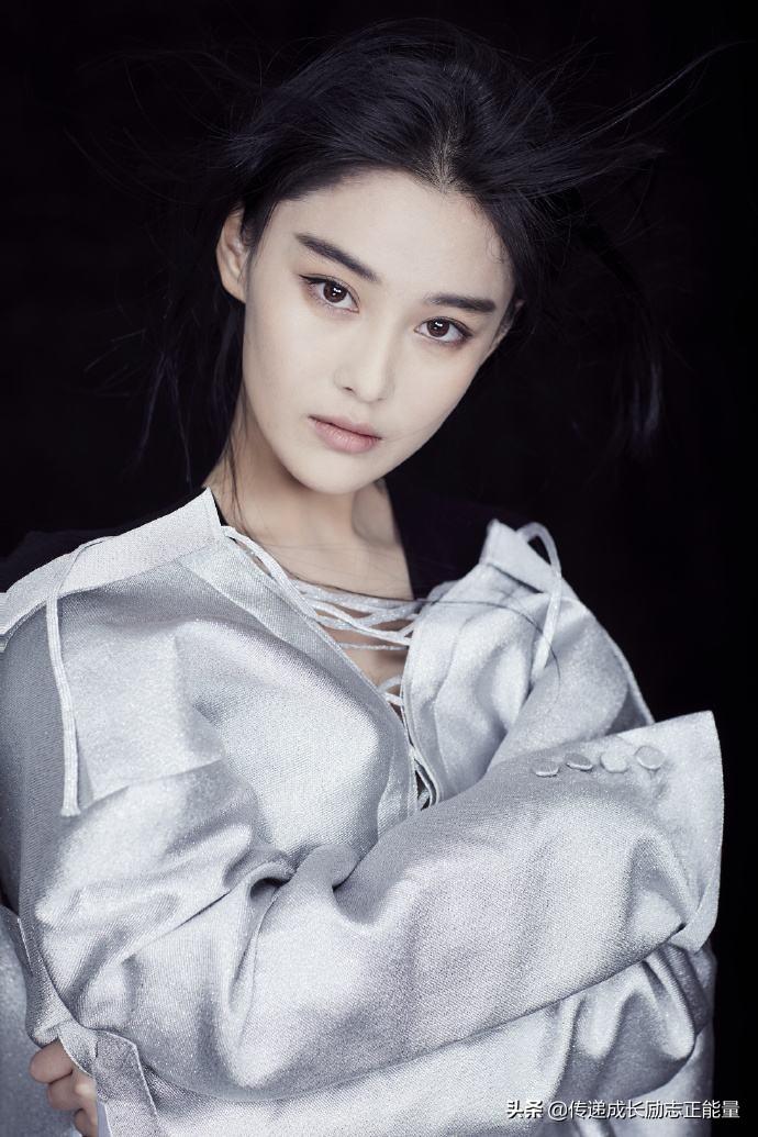 张馨予足球宝贝时最火写真,张馨予中国队足球宝贝