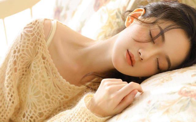 发现自己放不下前任怎么办,发现新欢不放下旧爱的表现