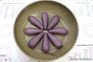 两种颜色的馒头怎么做呢,黑色馒头用什么做的