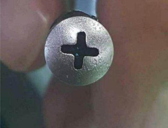 针孔摄像头长啥样？酒店遇到*拍偷**摄像头该怎么办？