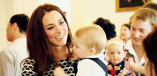 “社交癌”，30岁二胎妈妈和50岁广场舞后羞于启齿的“秘密”……