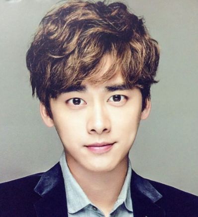 脸型胖胖的男生剪什么发型,上宽下窄的脸型的发型男生