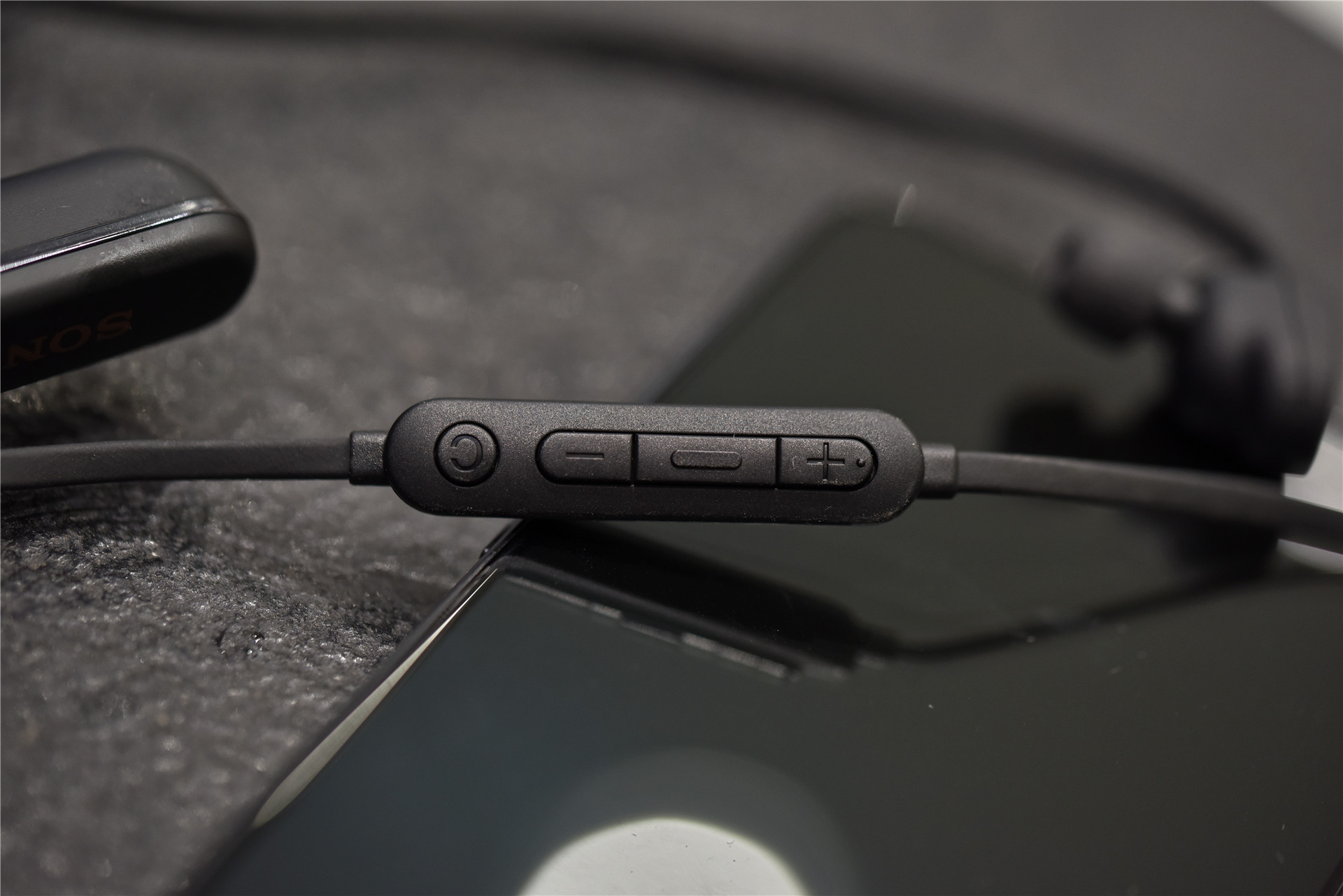 索尼wh1000xm4降噪评测对比,无线通讯黑科技