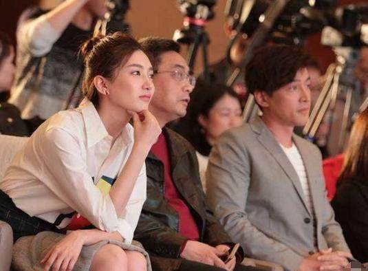 明星遇到哪些尴尬的场面,明星之间有哪些尴尬的事