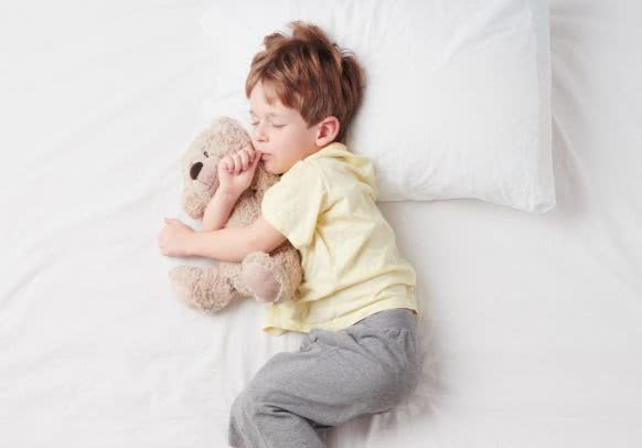 男孩喜欢玩娃娃怎么办,男孩子喜欢洋娃娃正常吗