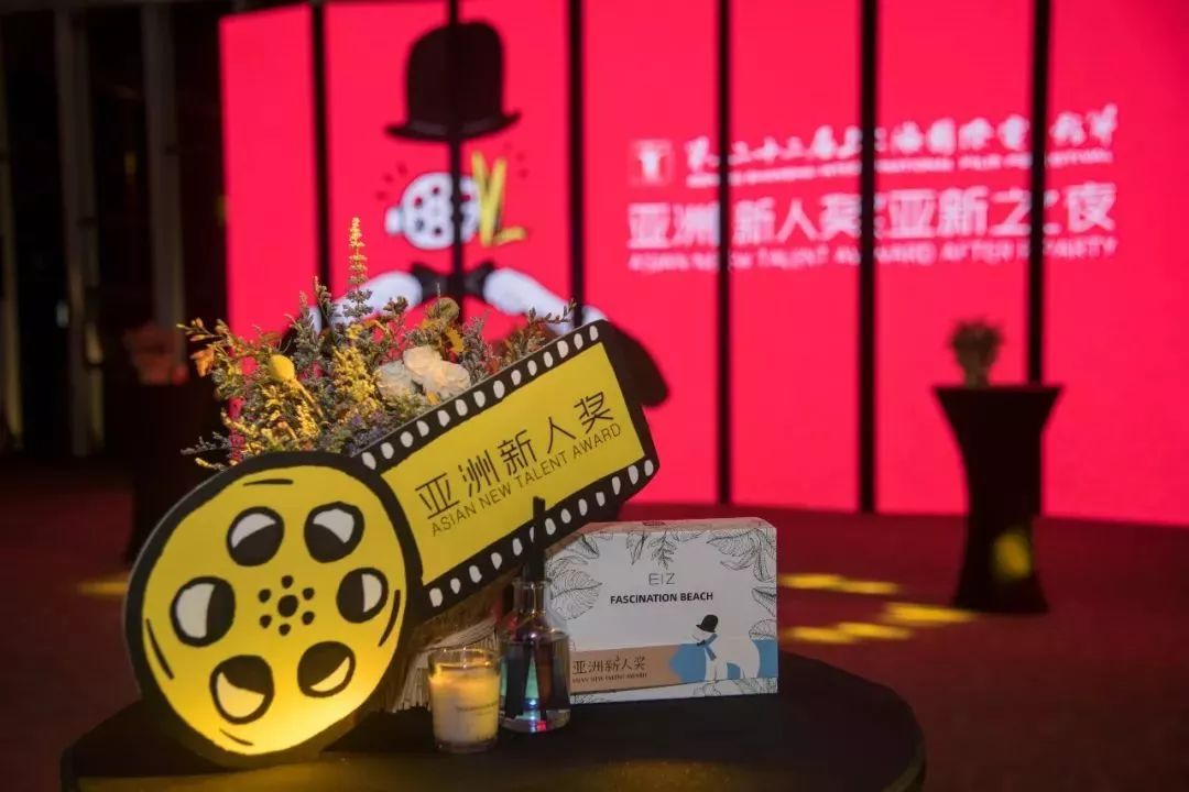 重庆来福士地标大作,雾都space第一店