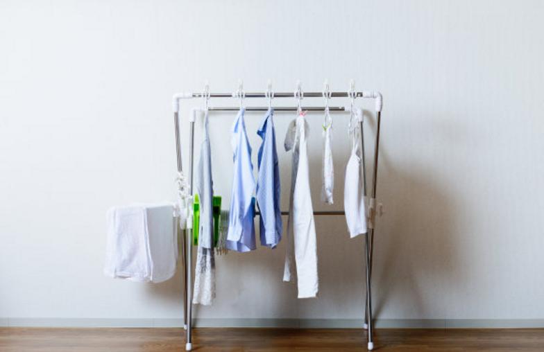 漂白水洗完衣服变黄了怎么补救,白衣服变黄如何洗白小窍门