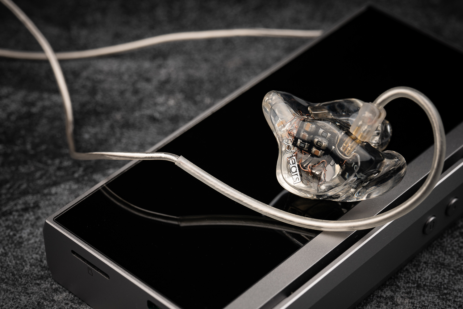 乐彼P6：全球首款分立式R2R便携*放播**器，把台机塞进随身