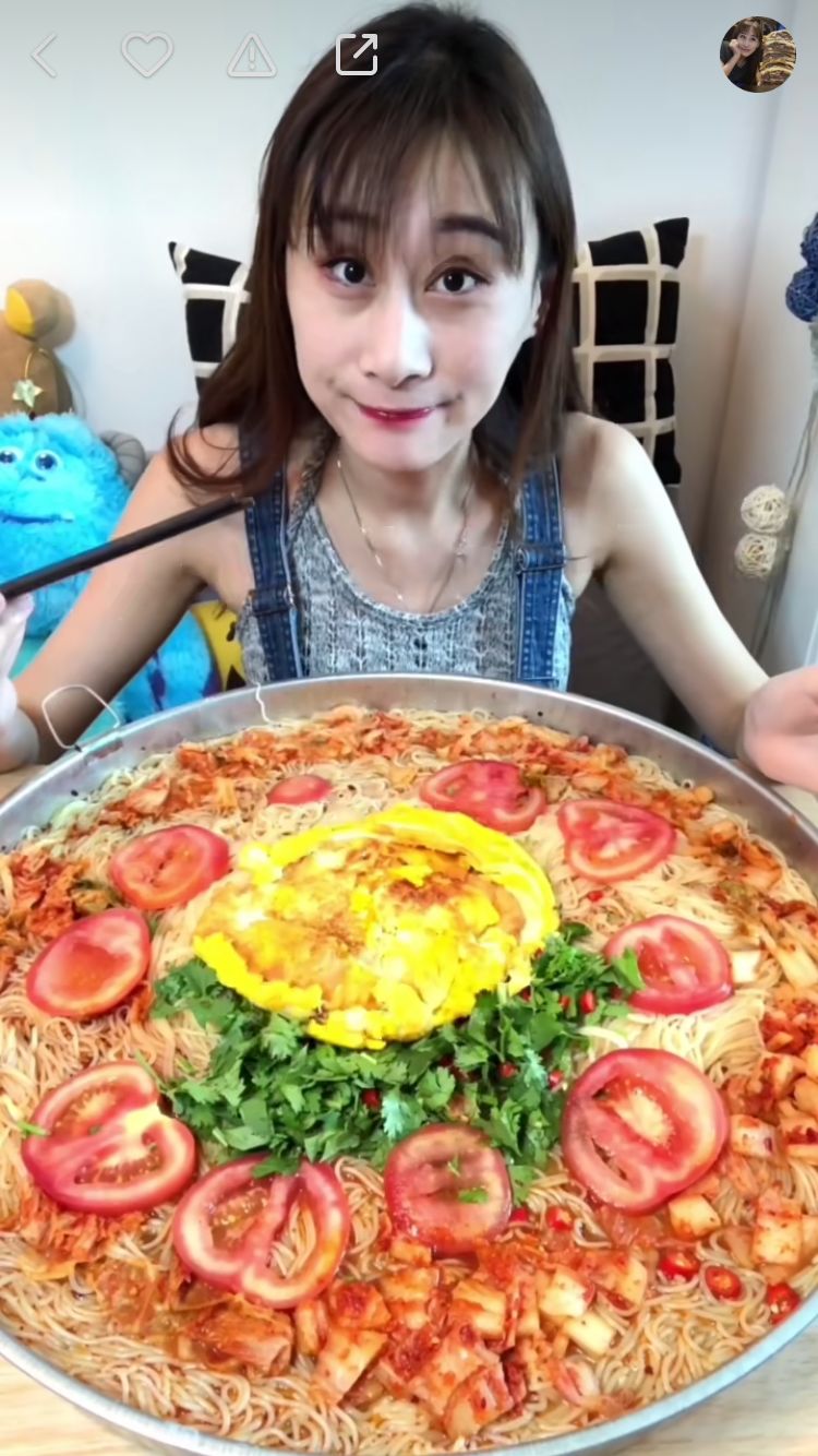吃播博主:我一周吃六七十斤食物,定期打瘦脸针