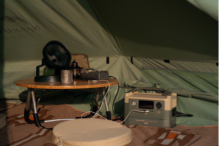 超大号移动电源户外,体积小容量大的移族户外移动电源