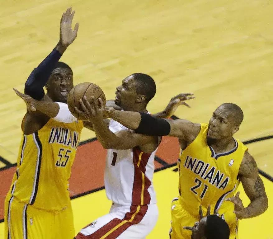 热火老詹防守集锦,热火三巨头总决赛视频回顾