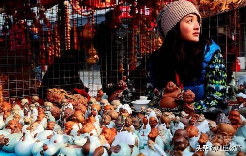 如何摆地摊赚钱卖什么产品合适,新手摆地摊卖什么比较好赚钱