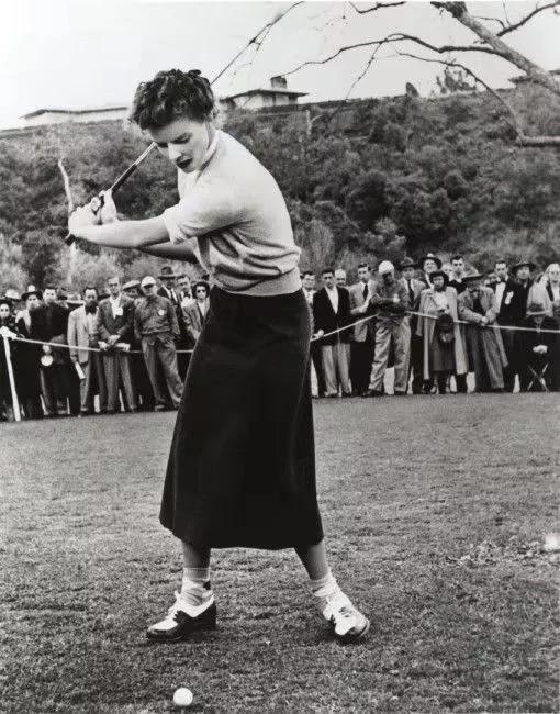 地球太烦了，这个男人居然想带全人类飞向天空