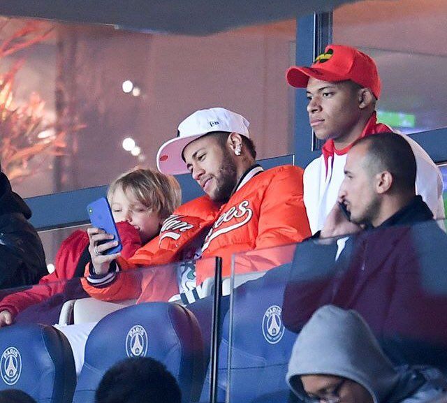 内马尔和卡瓦尼抢点哪一场,卡瓦尼内马尔4:0