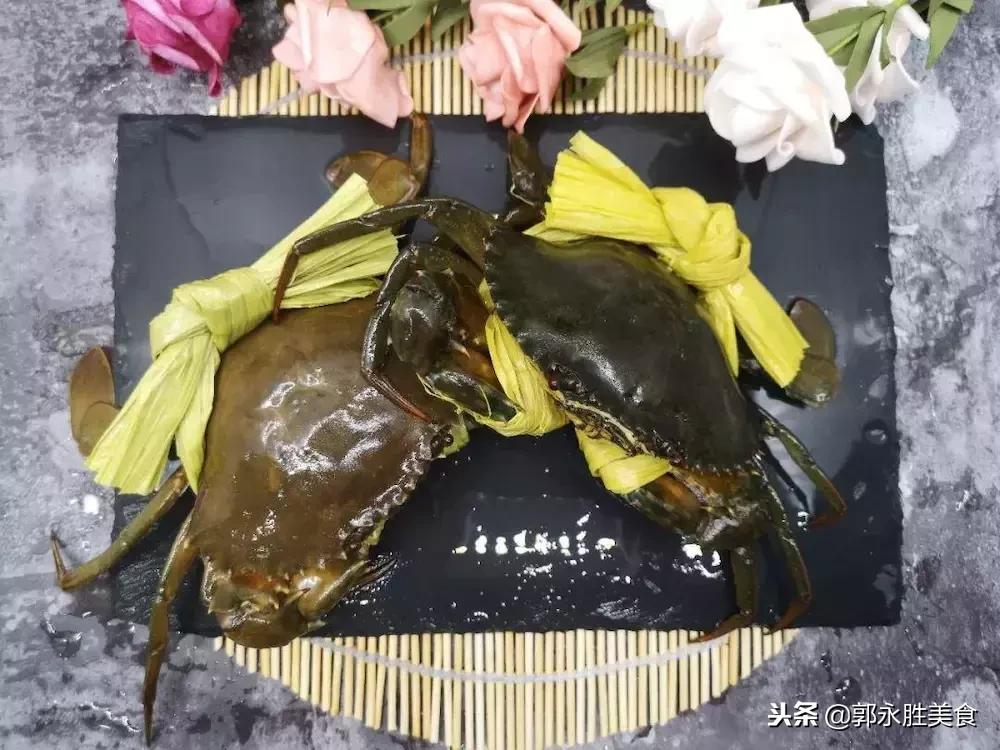 螃蟹的正确清洗和爆炒,教你最干净的方法吃螃蟹