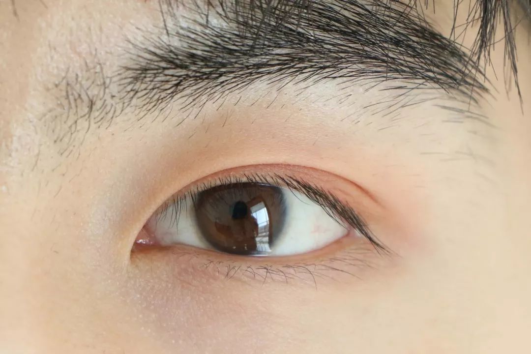 内双肿眼泡没有眼妆刷怎么画眼妆,眼妆教程肿眼泡内双霸气眼妆