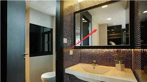 客厅镜子对着卫生间镜子好不好,镜子对着卫生间的镜子好吗