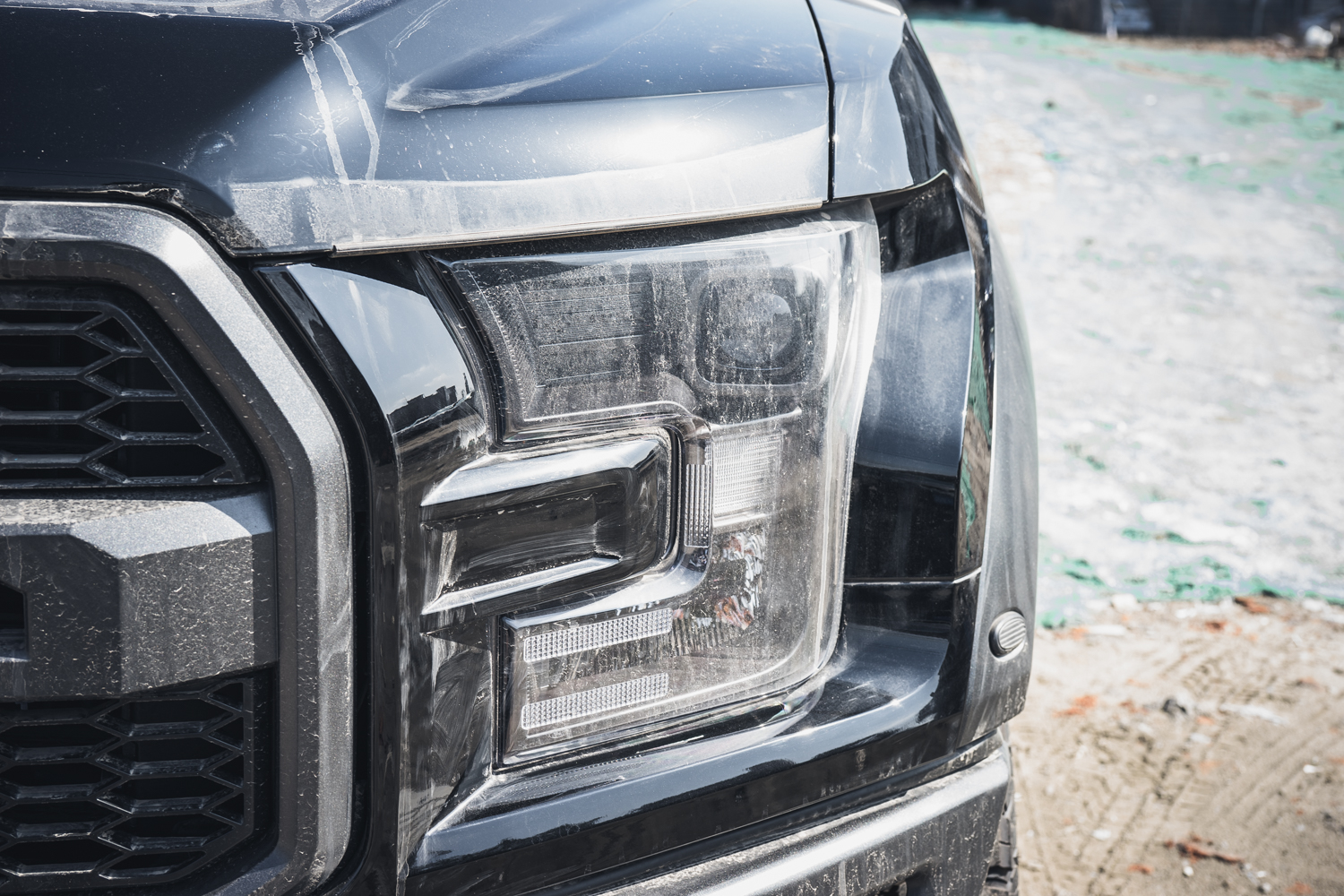 特斯拉cybertruck和福特f-150猛禽,福特猛禽f-150与小皮卡对比图