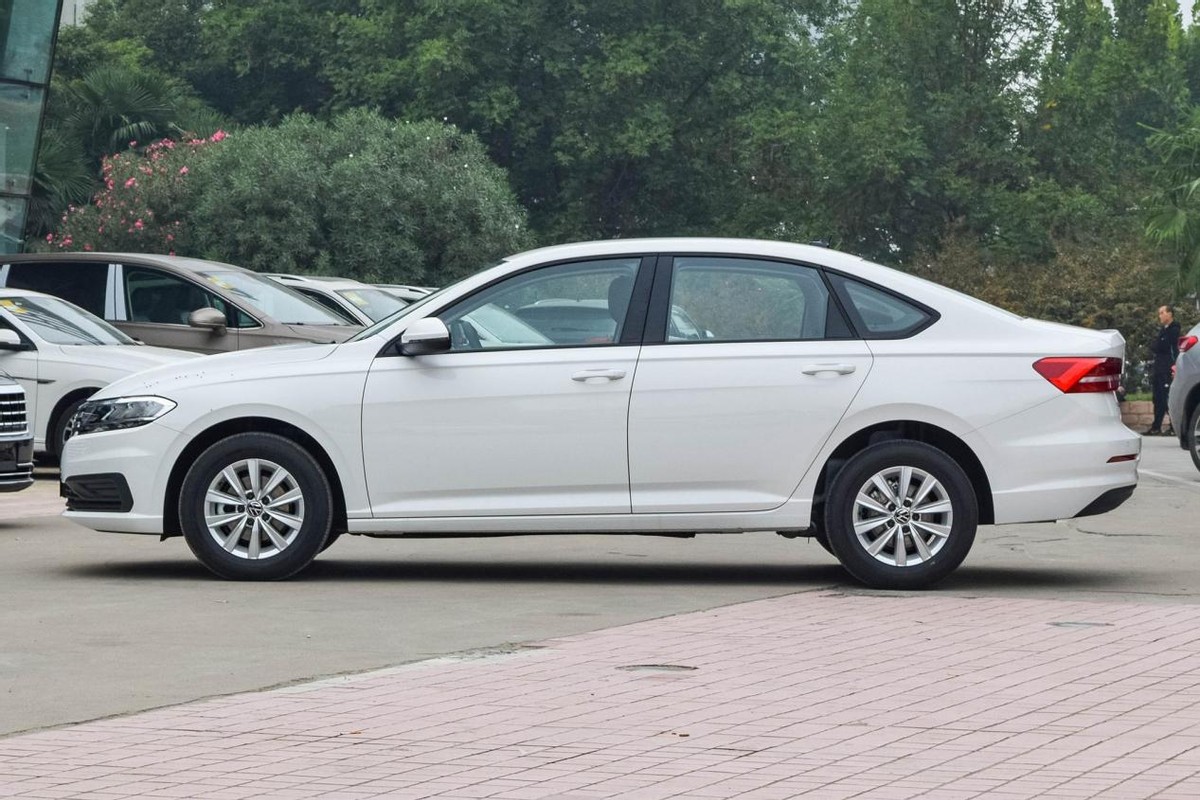 宽敞省油还运动10-15万家轿大推荐,想买4万5万多的轿车选这三款就行