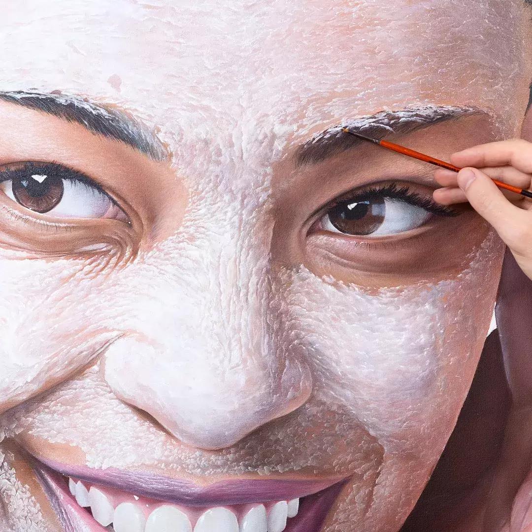 他画了一波美人，笔触精致，活色生香