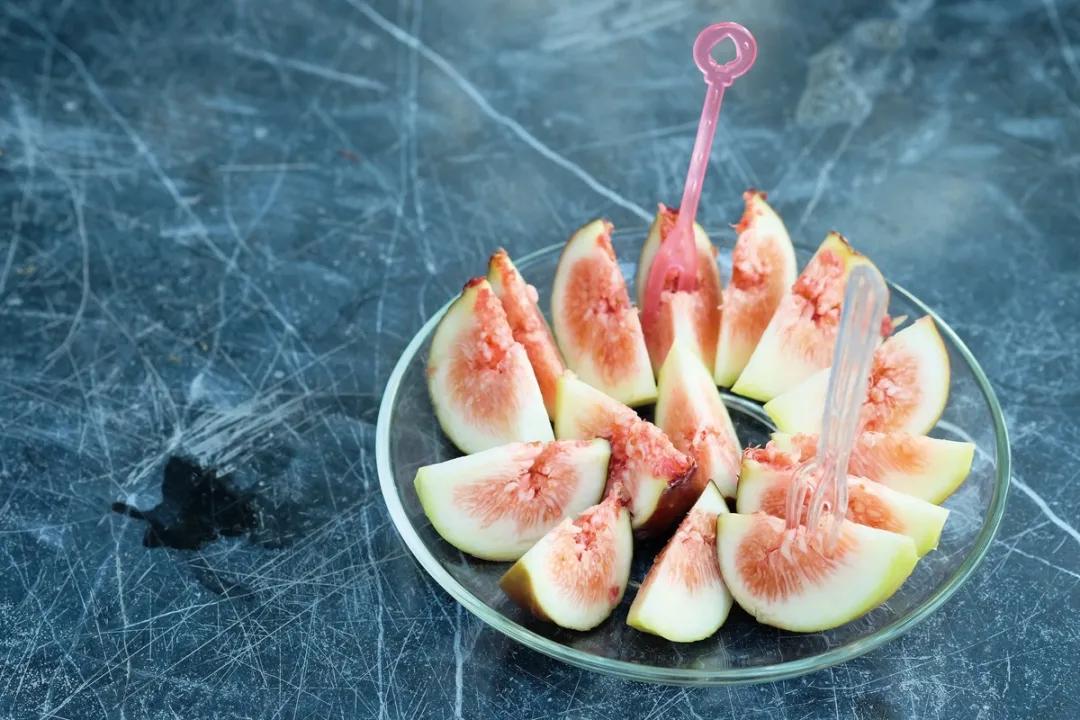 无花果真的不开花就长果实吗,无花果是真的没有开花就结果吗