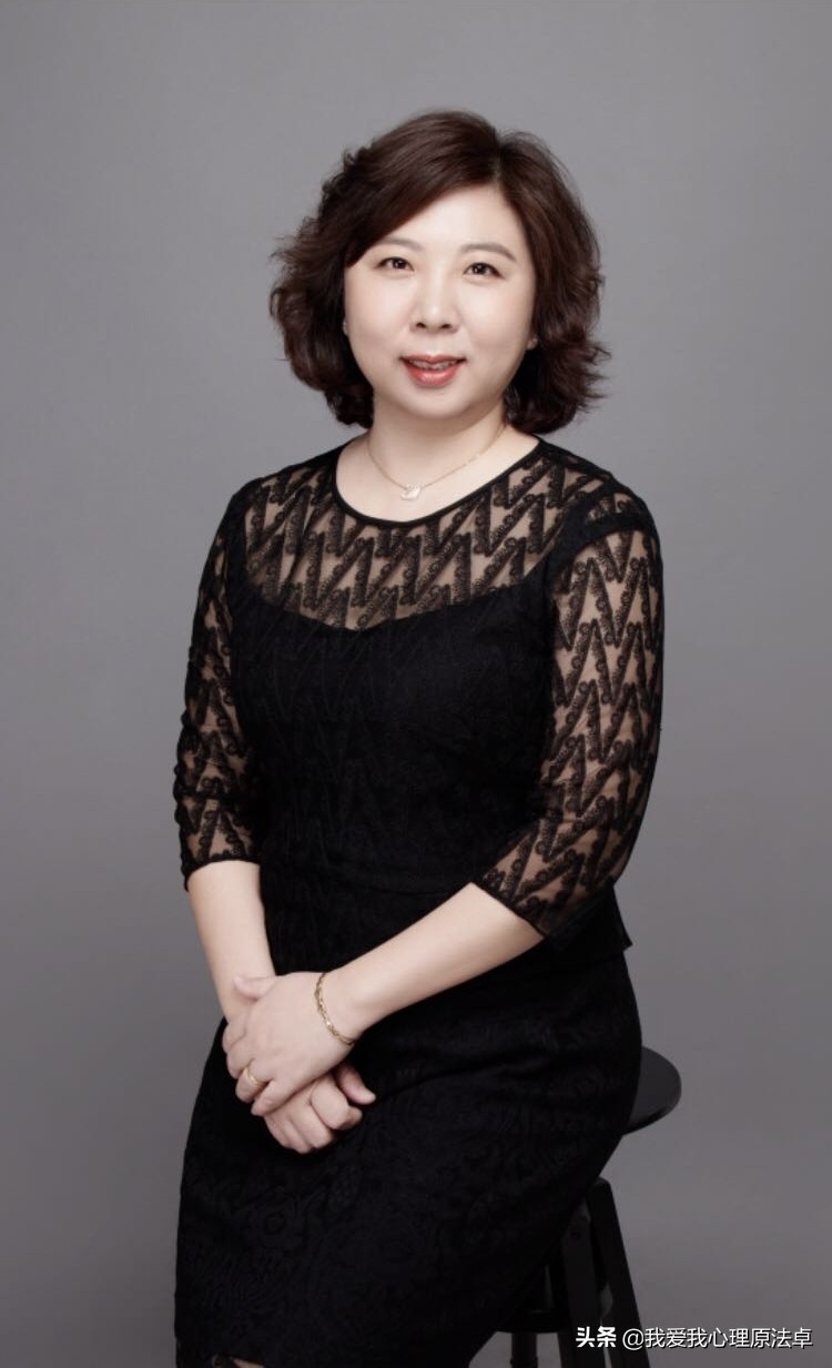 在家经常赤裸，天气太热？放飞自我？还是……