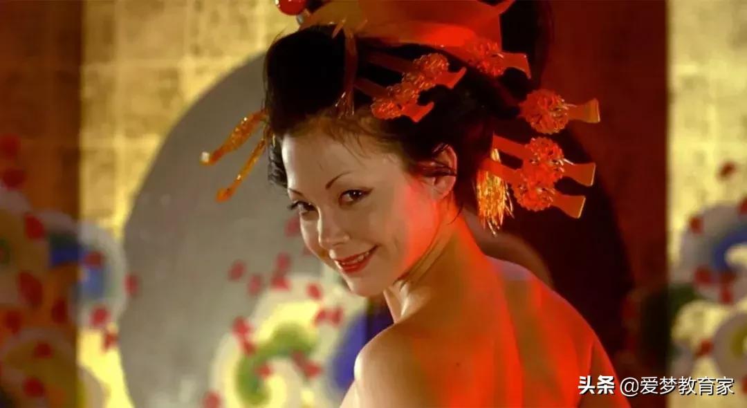 亚洲最狂野女导演,一年出3部新片,半个演艺圈为她站台