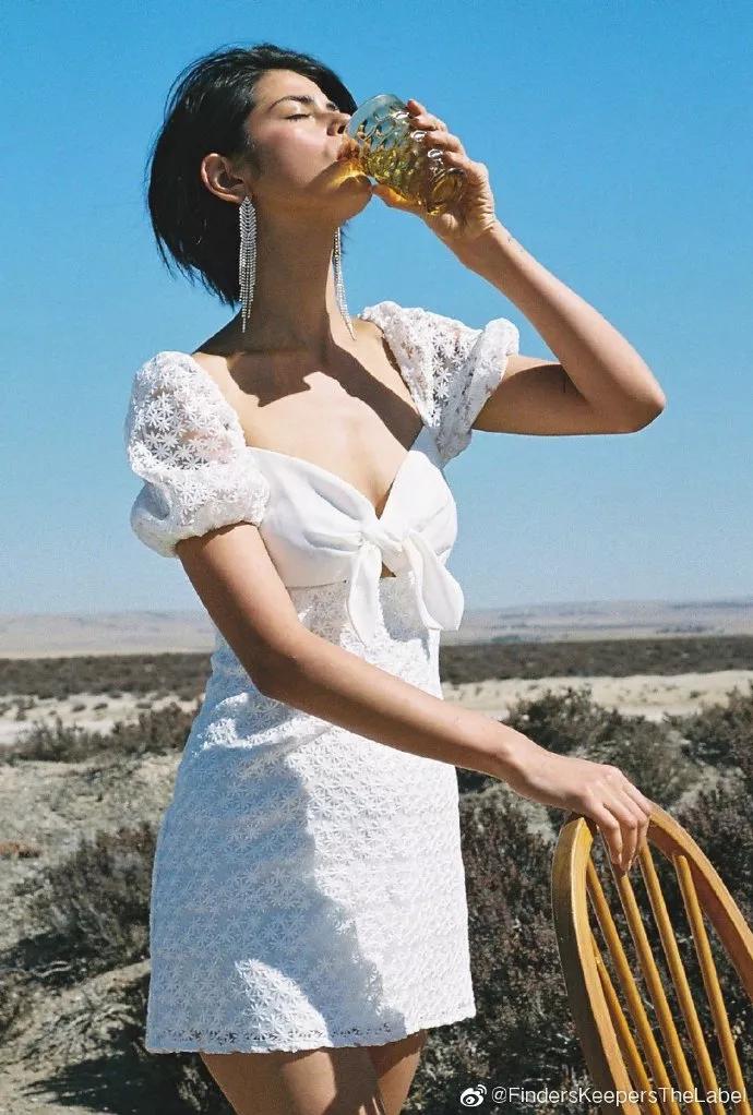 zara售价美元,zara最近5年的所有小黑裙