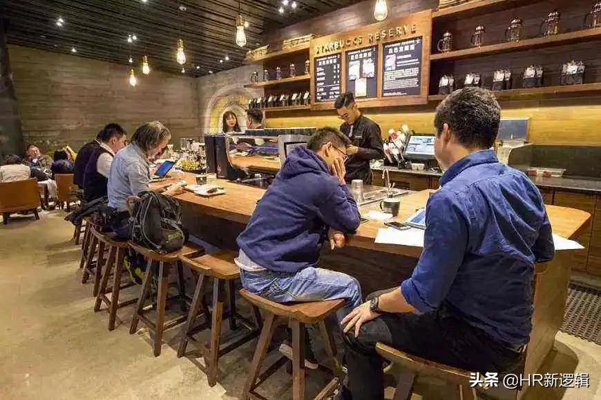 星巴克的员工为什么那么高傲,星巴克为什么一直缺员工